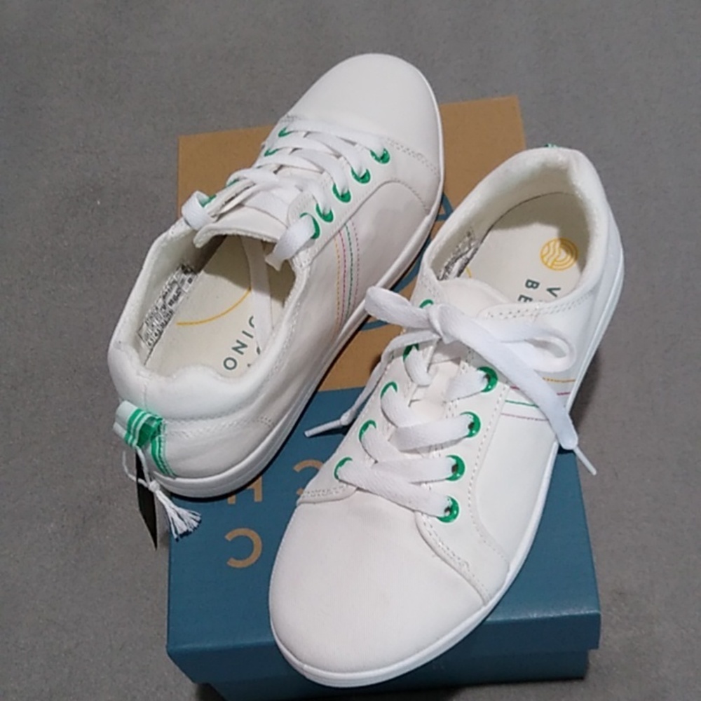 Vionic Beach Sneakers lace up style